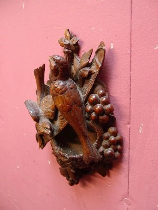 SMALL ANTIQUE CARVED OAK WALL POCKET WITH 2 BIRDS AND BIRDS NEST 2