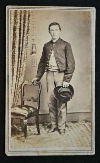 Cdv Of Civil War Soldier Wearing Shell Jacket W/ Slouch Hat In Hand