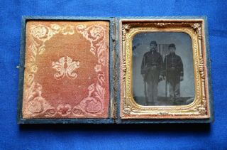1/6 Plate Tintype Of 2 Civil War Soldiers; Well Armed W/ Accouterments