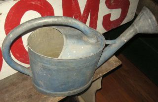 THE BEST VERY LARGE WATERING CAN BEST FORM,  SIZE BEST OLD BLUE PAINT AAFA NR 5