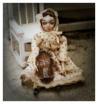 Ooak 7.  5 In Primitive Izannah Walker Clay And Cloth Doll And Tiny Dollhouse
