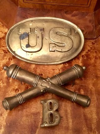Antique Civil War Crossed Cannon Artillery Kepi Hat Badge Letter B & Us Buckle