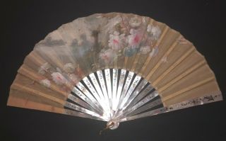 Fine French Art Nouveau Carved Mother Of Pearl Hand Painted Silk Roses Fan