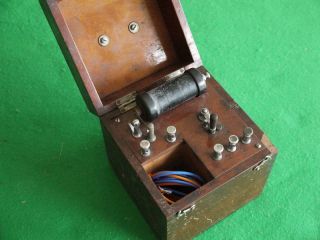 Unusual Antique Mahogany Cased Medical Electric Shock Science Equipement