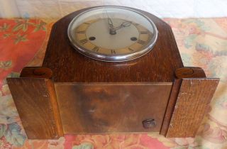 SMITHS ENFIELD.  Art Deco.  Chiming Mantel Clock,  Oak.  and Chimes 12