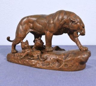 Antique French Bronze Statue Of A Lioness And Cubs By Charles Valton 1851 - 1915