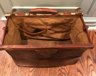 Antique Gladstone 1920’s Widemouth Buffalo Hide Traveling Doctor Bag 3