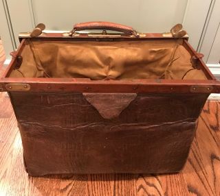 Antique Gladstone 1920’s Widemouth Buffalo Hide Traveling Doctor Bag 4