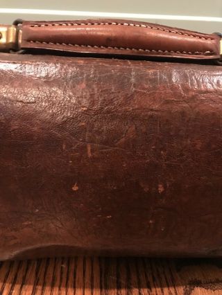 Antique Gladstone 1920’s Widemouth Buffalo Hide Traveling Doctor Bag 6