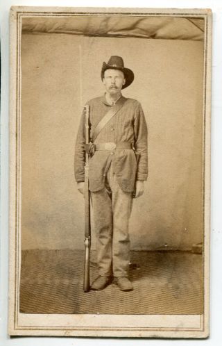 Civil War Cdv: Black - Hatted Union Infantryman Armed W/rifle Musket Etc.