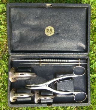 Antique Medical Instruments - Tracheostomy Set By S Maw Son & Thompson - London