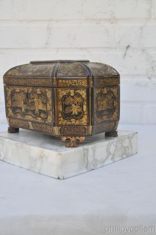 Exceptionnal Lacquer Chinoiserie Octagonal Tea Caddy. 2