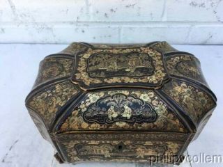 Exceptionnal Lacquer Chinoiserie Octagonal Tea Caddy. 5