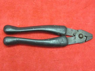 US WWII Wire Cutters Mkd U.  S.  and Web Carry Pouch dated 1945. 10