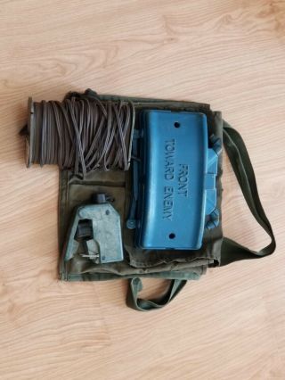 Inert Practice M33 Us Military Army Claymore Mine With Bag,  Wire,  And Clacker
