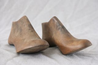 2 Antique Wood Shoe Lasts Metal Forms Molds Sz 7c Repurpose Sterling Daetsch Vtg
