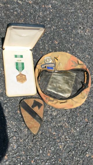 Vietnam Us Medal Of Merit And 1st Calvary Division Cap And Patch