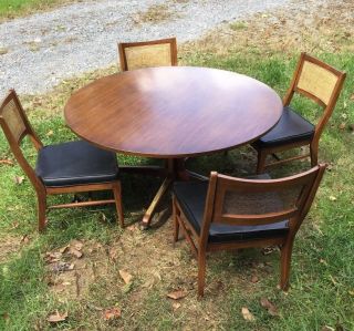 Broyhill Mid Century Game Table With Four Matching Chairs Mid Century Modern Mcm