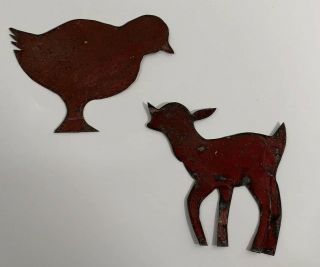 2 Antique American Folk Art Red Painted Sheet Metal Farm Animal Quilt Patterns