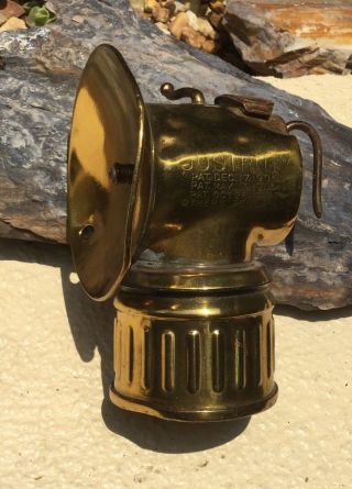VINTAGE BRASS MINERS LAMP JUSTRITE USA CARBIDE USA / PATENT 1913 2