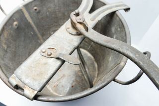 Antique 1904 Universal Bread Maker Dough PAIL Mixer No.  4 3