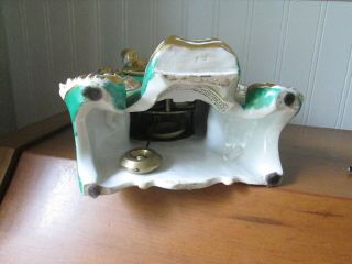 19th Century French Rococo Porcelain Mantle Clock 9