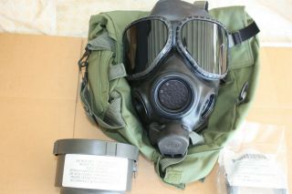 M40 Bio - Chem Warfare Gas Mask Sz.  M/L With RARE Issued Accessories 2