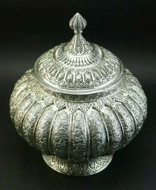 Weighty South East Asian Silver Repousse Lidded Box Water Pot Bowl & Cover,  484g