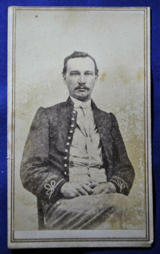 Cdv,  Civil War Officer Sitting W/ Coat On - W.  W.  Hawk 