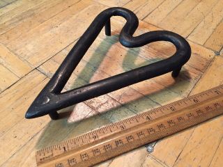 18th Century Hand Forged Iron Pa Folkart Trivet W Heart Shape & Peened Thru Legs