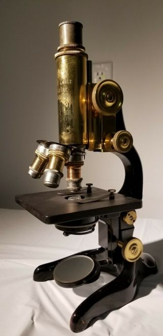 Leitz Wetzlar antique microscope with case 2