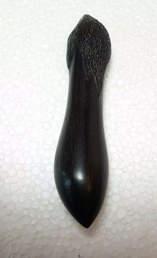 A wonderful Edo Period Sashi Netsuke of An Eggplant/Aubergine. 4