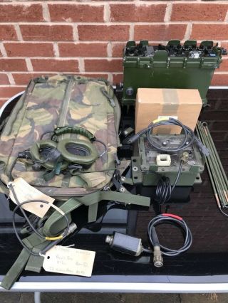 Clansman Military Uk Rt320/1 C/w Lsb Mode Grade B Hf Set In A Ruck Sack