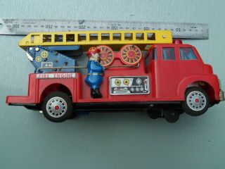 VERY EARLY TOY TIN FIRE ENGINE TRUCK RARE FIND 10