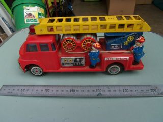 VERY EARLY TOY TIN FIRE ENGINE TRUCK RARE FIND 4