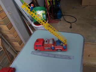VERY EARLY TOY TIN FIRE ENGINE TRUCK RARE FIND 5