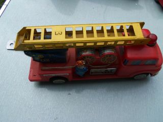 VERY EARLY TOY TIN FIRE ENGINE TRUCK RARE FIND 7