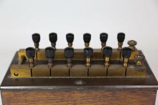 L.  E.  Knott Boston Apparatus Electrical Scientific Resistor Box Brass Bakelite 4