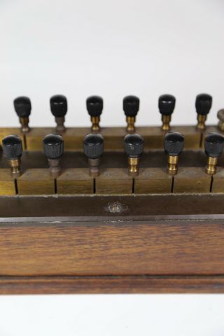 L.  E.  Knott Boston Apparatus Electrical Scientific Resistor Box Brass Bakelite 6