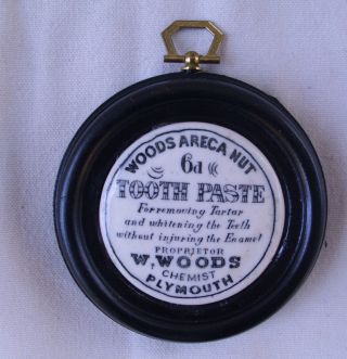 Antique,  Ceramic,  (ca 1900) W.  Woods Chemist Framed Areca Nut Toothpaste Pot Lid