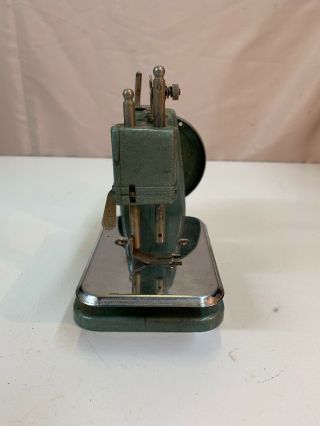 1950 ' s Vintage BETSY ROSS Miniature Child HAND CRANK Sewing Machine 5