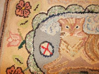 EARLY 1900S WONDERFUL HAND HOOKED RUG WITH CAT LAYING IN THE MIDDLE WITH BALL 4