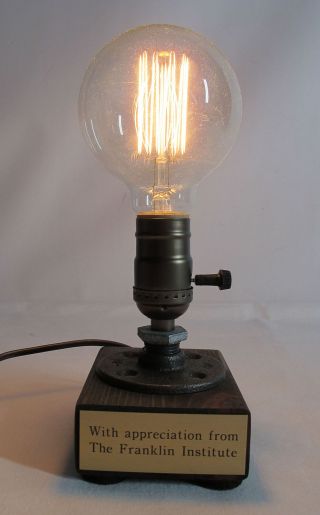 Vintage Franklin Institute Presentation Edison Light Bulb & Fixture Yqz