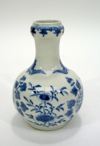 CHINESE BLUE & WHITE EXPORT PORCELAIN KENDI/ DRINKING EWER 18th / 19th century 5
