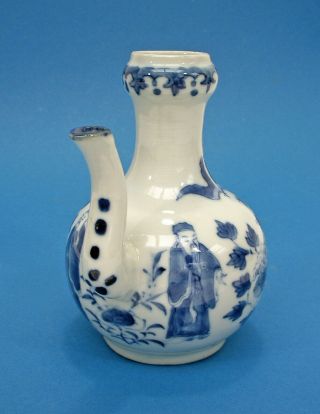 CHINESE BLUE & WHITE EXPORT PORCELAIN KENDI/ DRINKING EWER 18th / 19th century 9