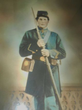 OLD LARGE CIVIL WAR UNION SOLDIER & RIFLE FRAMED PICTURE COLORIZED MILITARY 4