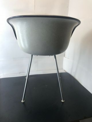 1x - - WHITE - HERMAN MILLER - Vintage Chair - Eames Shell MCM 6