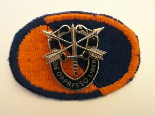Vintage Vietnam War Special Forces Uniform Pin And Patch