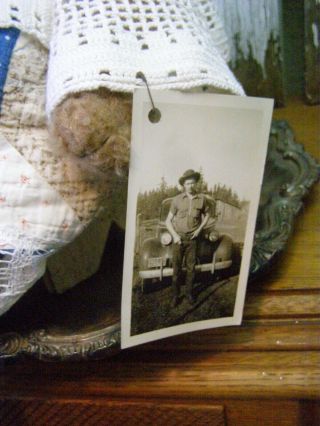 PRIMITIVE TEDDY BEAR DOLL,  OLD TIN WITH FLOWERS,  ANTIQUE QUILT,  FOLK ART TEDDY BEAR 7