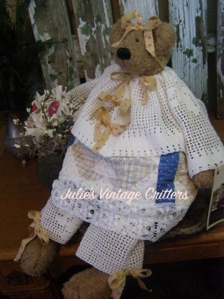 PRIMITIVE TEDDY BEAR DOLL,  OLD TIN WITH FLOWERS,  ANTIQUE QUILT,  FOLK ART TEDDY BEAR 9